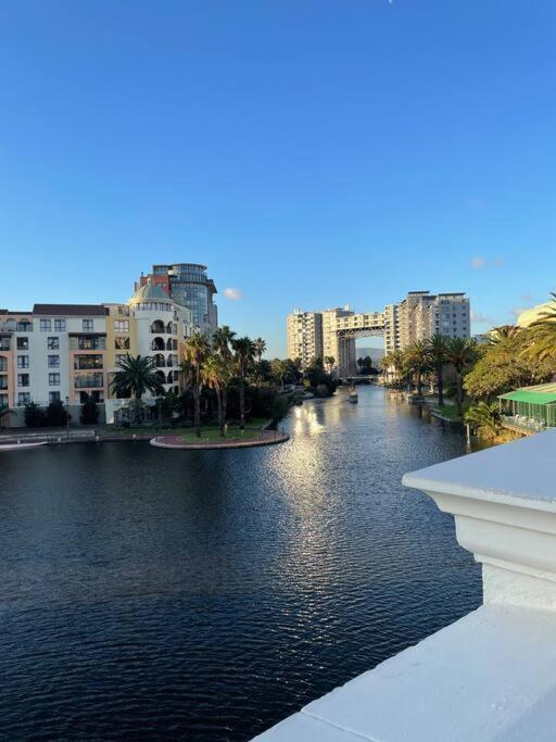 Scenic Views & 24hrs Security Near Canal Walk * Cape Town