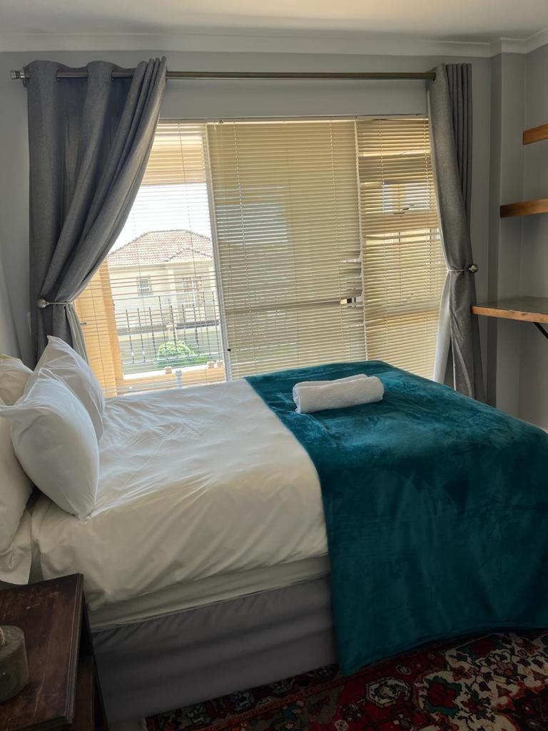 Scenic Views & 24hrs Security Near Canal Walk *