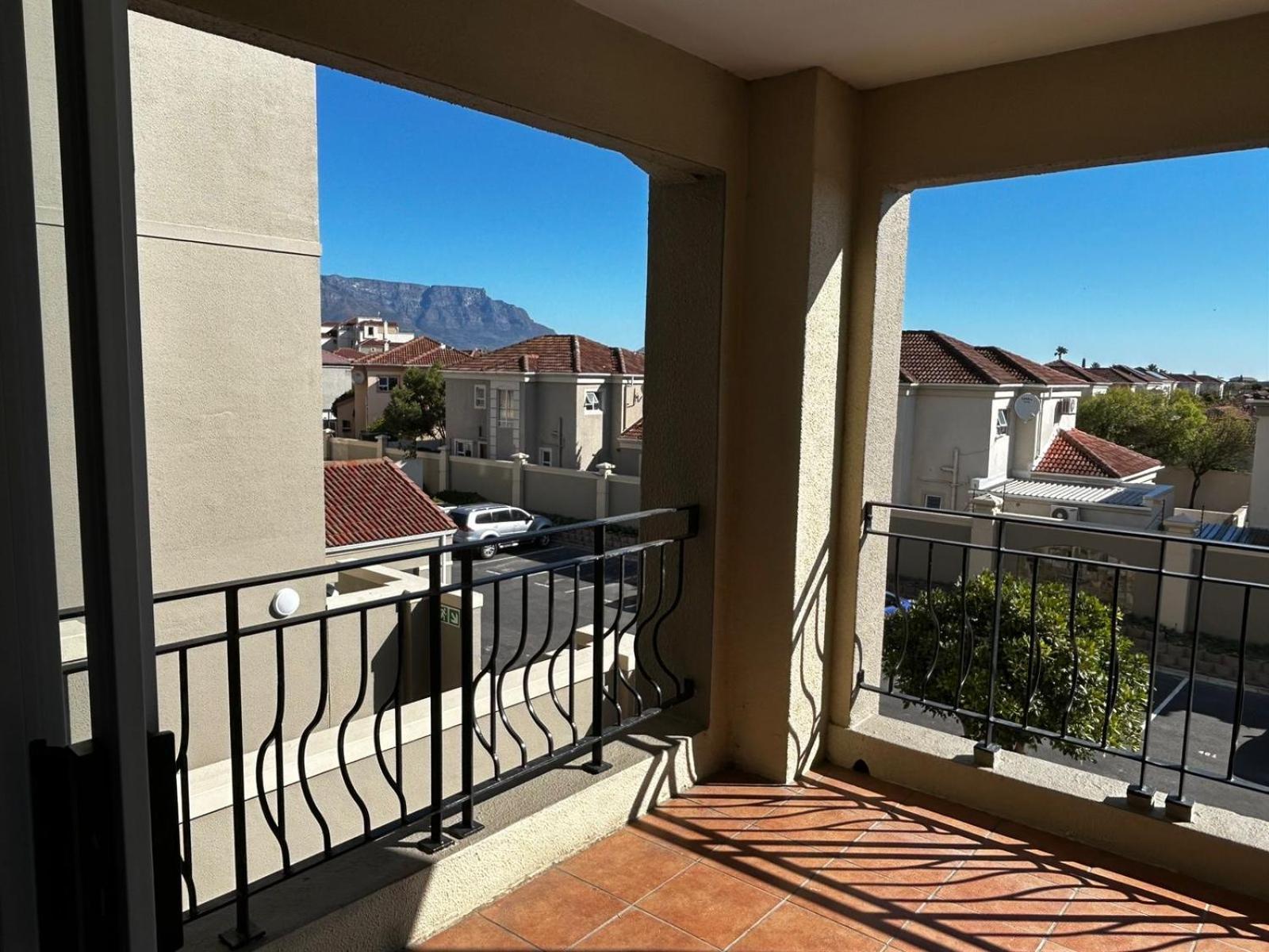 Scenic Views & 24hrs Security Near Canal Walk Cape Town
