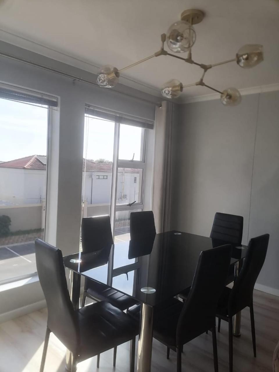 Scenic Views & 24hrs Security Near Canal Walk Apartment