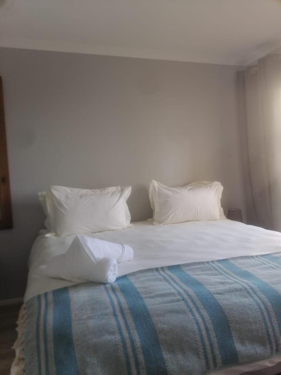 Apartment Scenic Views & 24hrs Security Near Canal Walk *